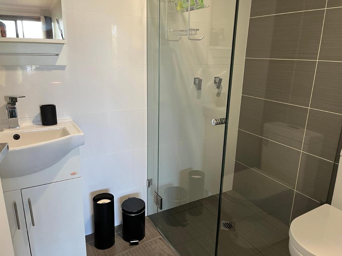 Palm Sydney, Modern With Water View Apartment Palm Beach